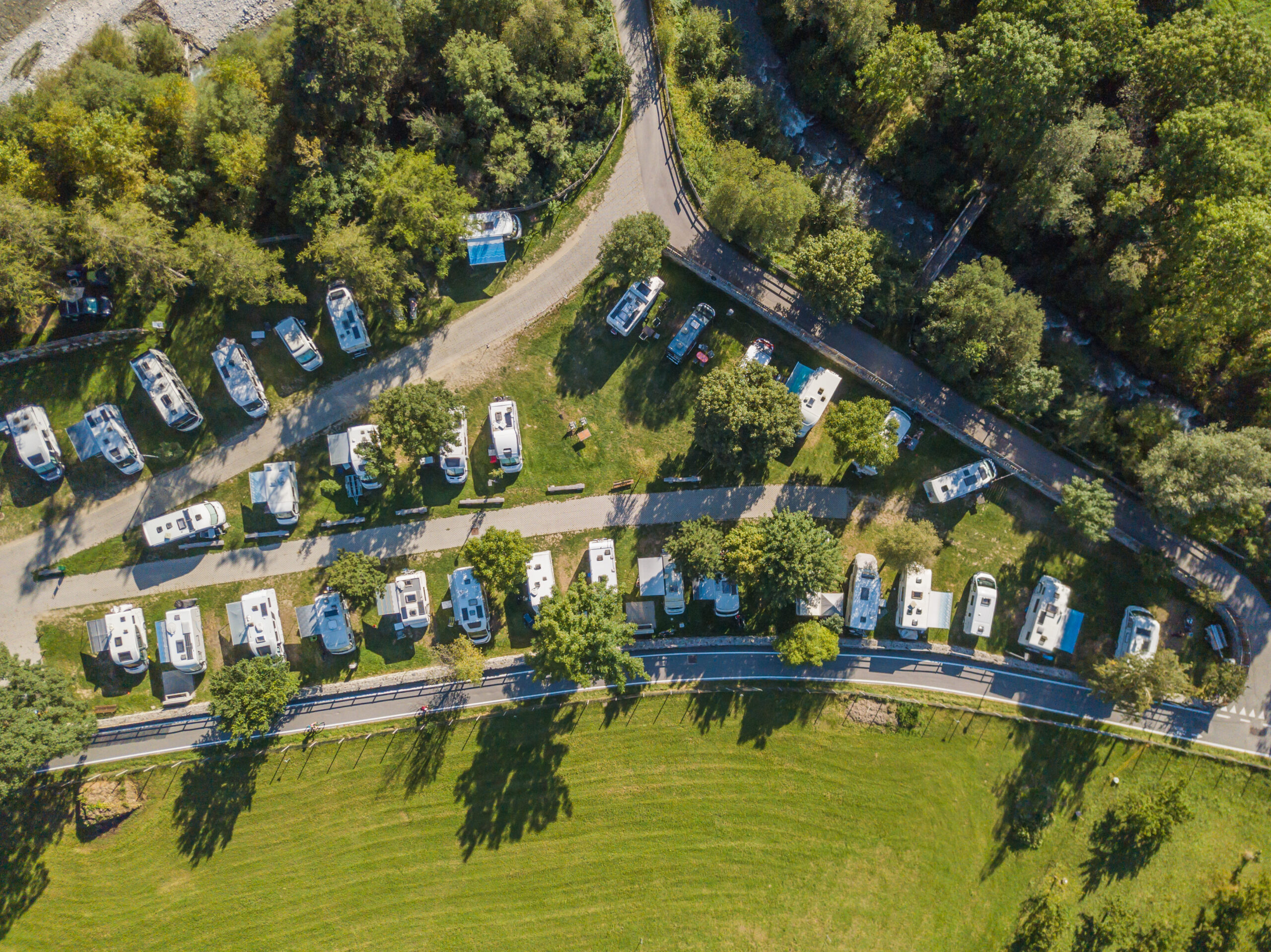 Luftaufnahme eines Campingplatzes – aktuelle Angebote bei 3flags-port
